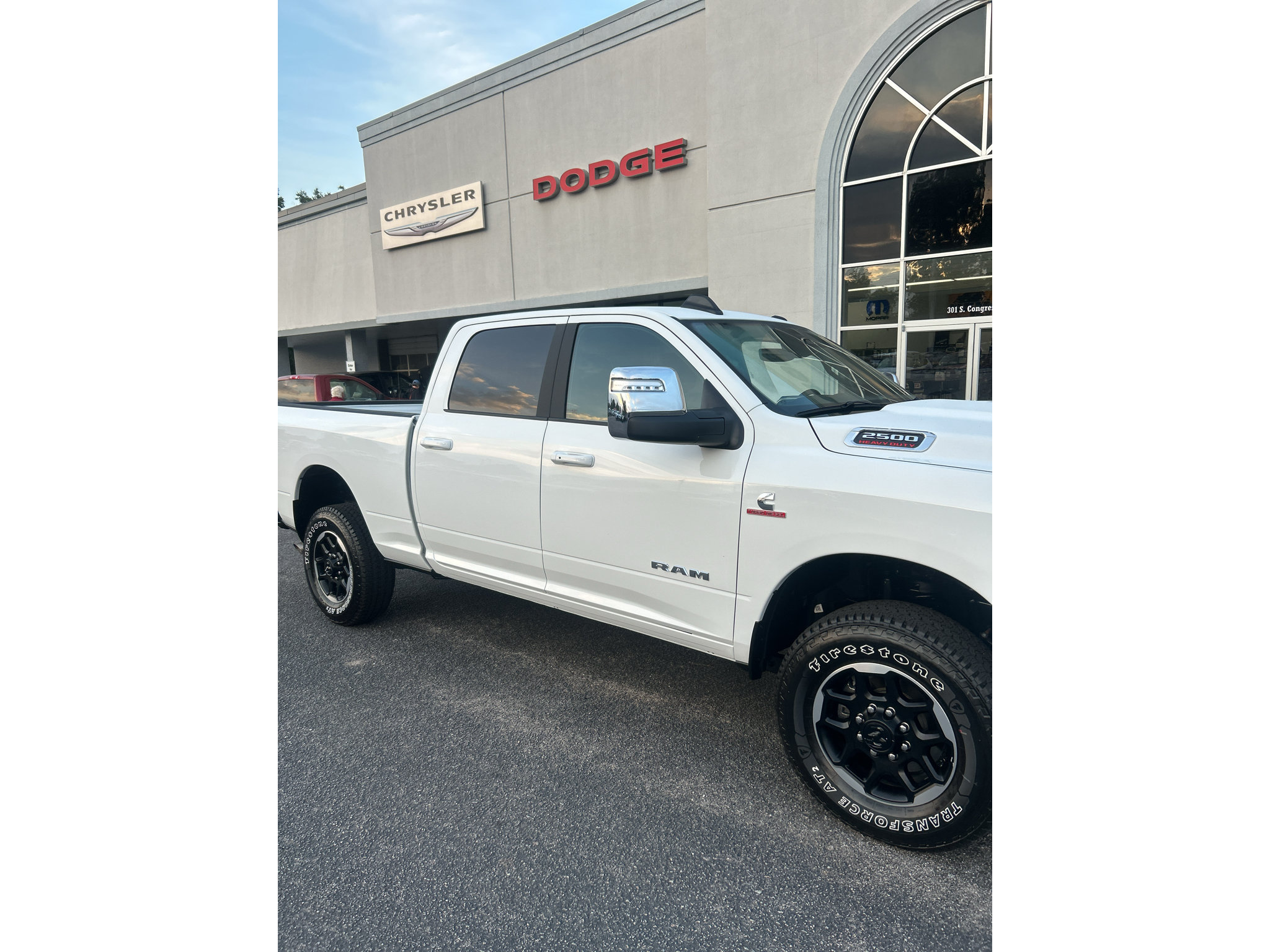 Used 2026 RAM 2500 Laramie AWD/4WD image 2