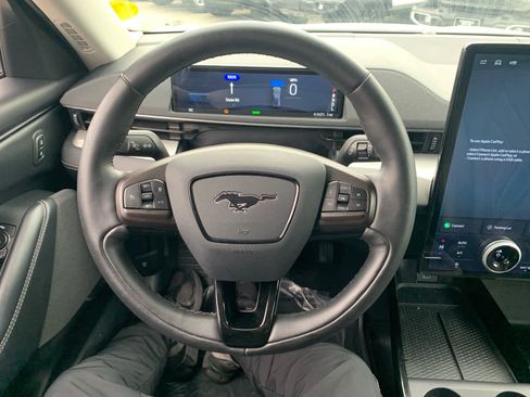 Used 2021 Ford Mustang Mach-E Select image 16