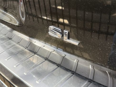 Used 2017 Nissan Pathfinder SL w/ SL Tech Package image 9