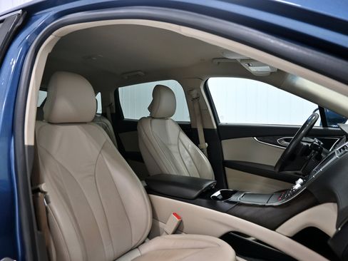 Used 2019 Lincoln Nautilus Select AWD/4WD image 32