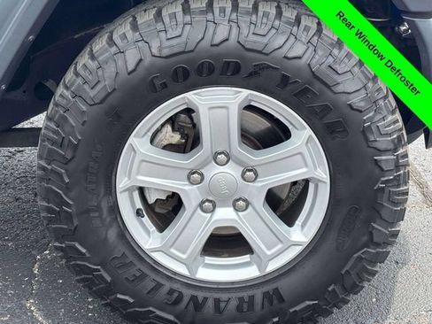 Used 2018 Jeep Wrangler Unlimited Sport S AWD/4WD image 29