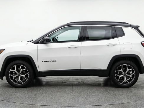 Used 2025 Jeep Compass Limited image 5