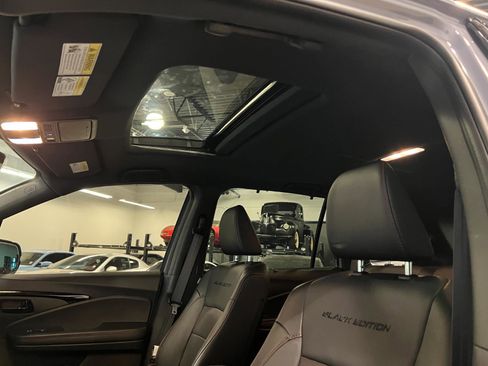 Used 2025 Honda Passport Black Edition image 24