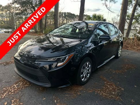 Used 2023 Toyota Corolla LE image 1
