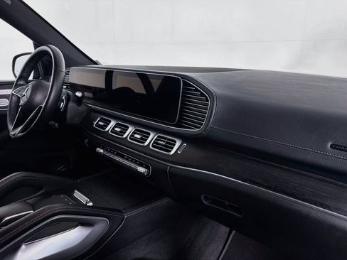 Used 2025 Mercedes-Benz GLS 450 4MATIC image 27