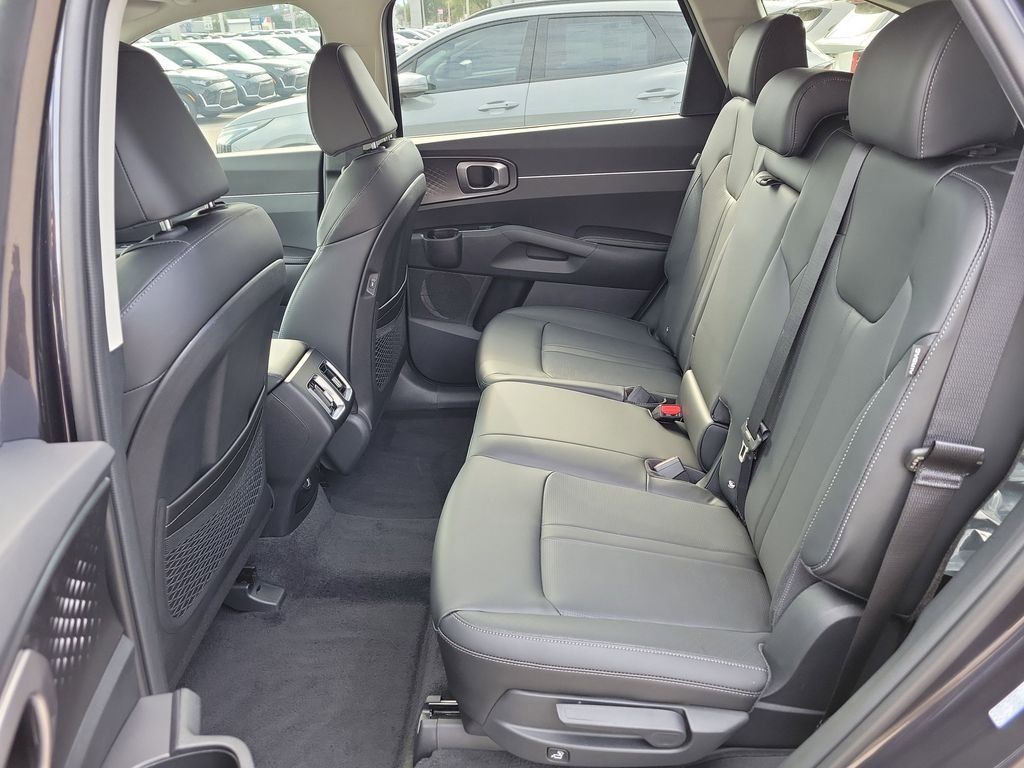 New 2026 Kia Sorento S w/ S Panoramic Sunroof Package FWD image 15