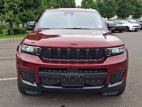 Used 2023 Jeep Grand Cherokee L Laredo AWD/4WD image 8