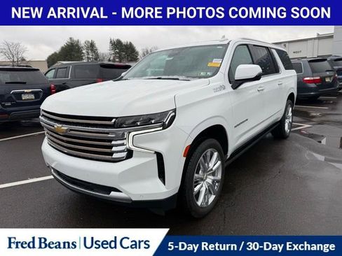 Used 2024 Chevrolet Suburban High Country w/ Premium Package image 3