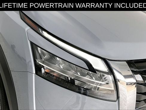 Used 2024 Nissan Pathfinder SL w/ SL Premium Package FWD image 39