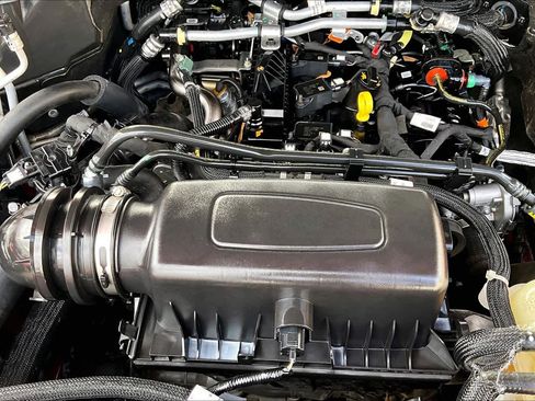 Certified 2022 Ford Explorer XLT w/ Equipment Group 202A image 33