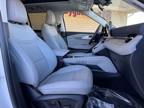 New 2026 Ford Explorer Active w/ Active Comfort Package image 24