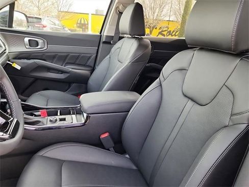 Certified 2025 Kia Sorento SX FWD image 13