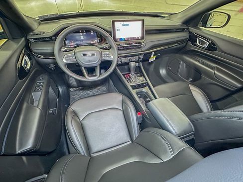 New 2026 Jeep Compass Limited w/ Sun, Sound & Navigation Group image 9