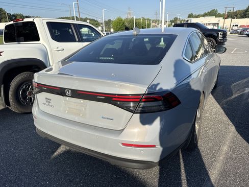 Used 2023 Honda Accord EX-L image 11