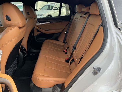 Certified 2021 BMW X4 M40i w/ Executive Package image 12