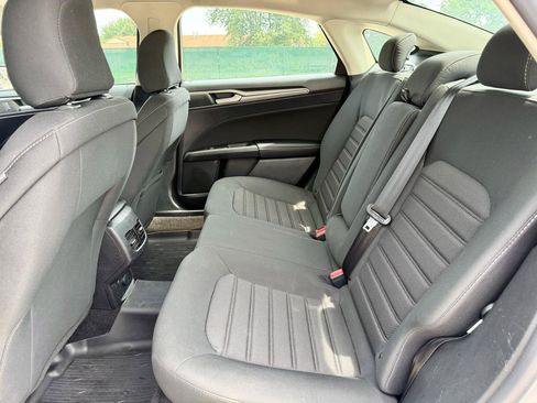Used 2020 Ford Fusion SE FWD image 14