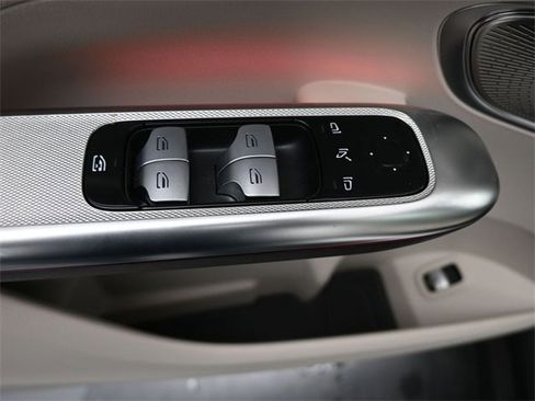 New 2025 Mercedes-Benz GLC 300 image 21