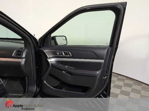 Used 2016 Ford Explorer XLT w/ Equipment Group 202A AWD/4WD image 45