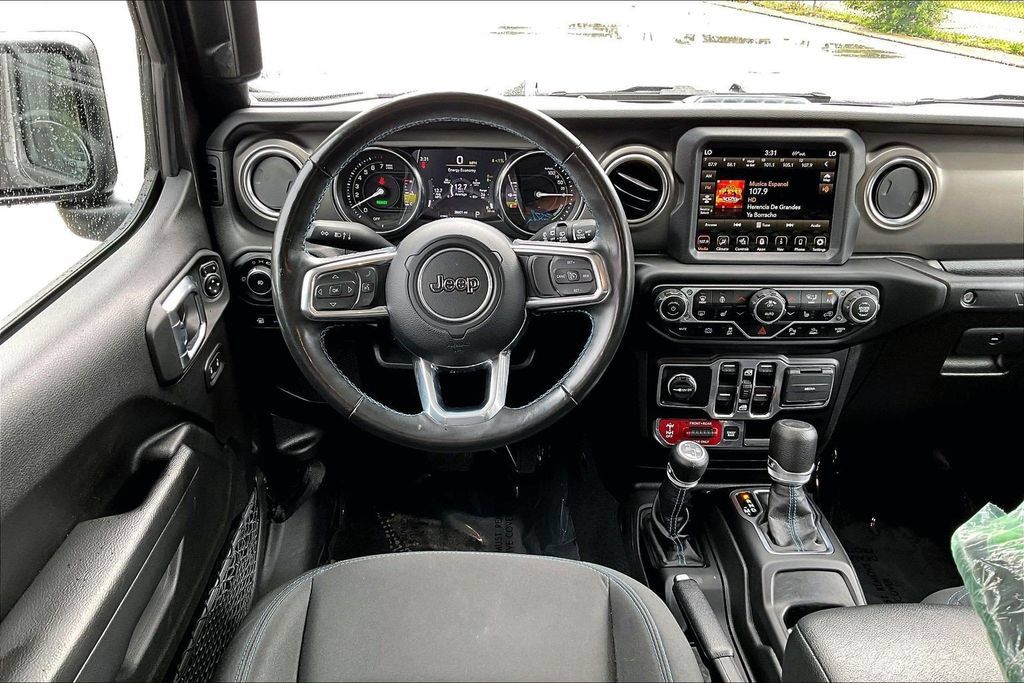Used 2022 Jeep Wrangler Unlimited Rubicon 4xe w/ Cold Weather Group AWD/4WD image 5
