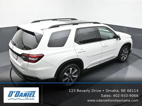 Used 2024 Honda Pilot Touring image 18