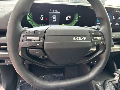 Used 2025 Kia K4 FWD image 27