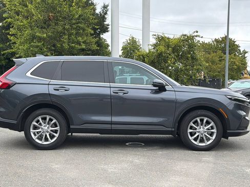 Used 2025 Honda CR-V EX image 3