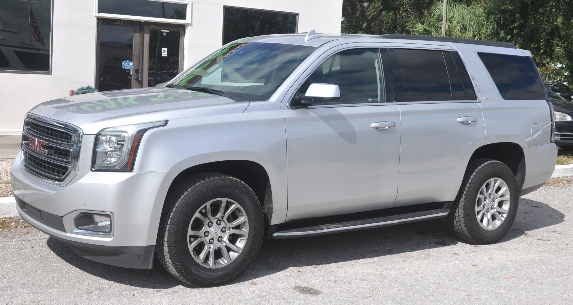 Used 2017 GMC Yukon SLT RWD image 3