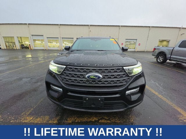 Used 2023 Ford Explorer XLT w/ Equipment Group 202A AWD/4WD image 2