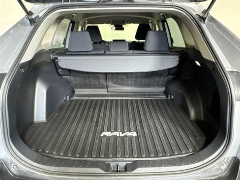 Used 2023 Toyota RAV4 LE AWD/4WD image 21
