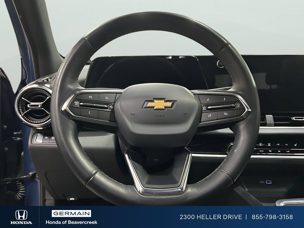 Used 2025 Chevrolet Equinox LT w/ Safety and Technology Package FWD image 12