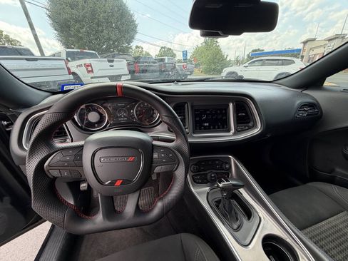 Used 2019 Dodge Challenger SXT RWD image 12