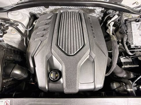 Certified 2024 Porsche Macan AWD/4WD image 29