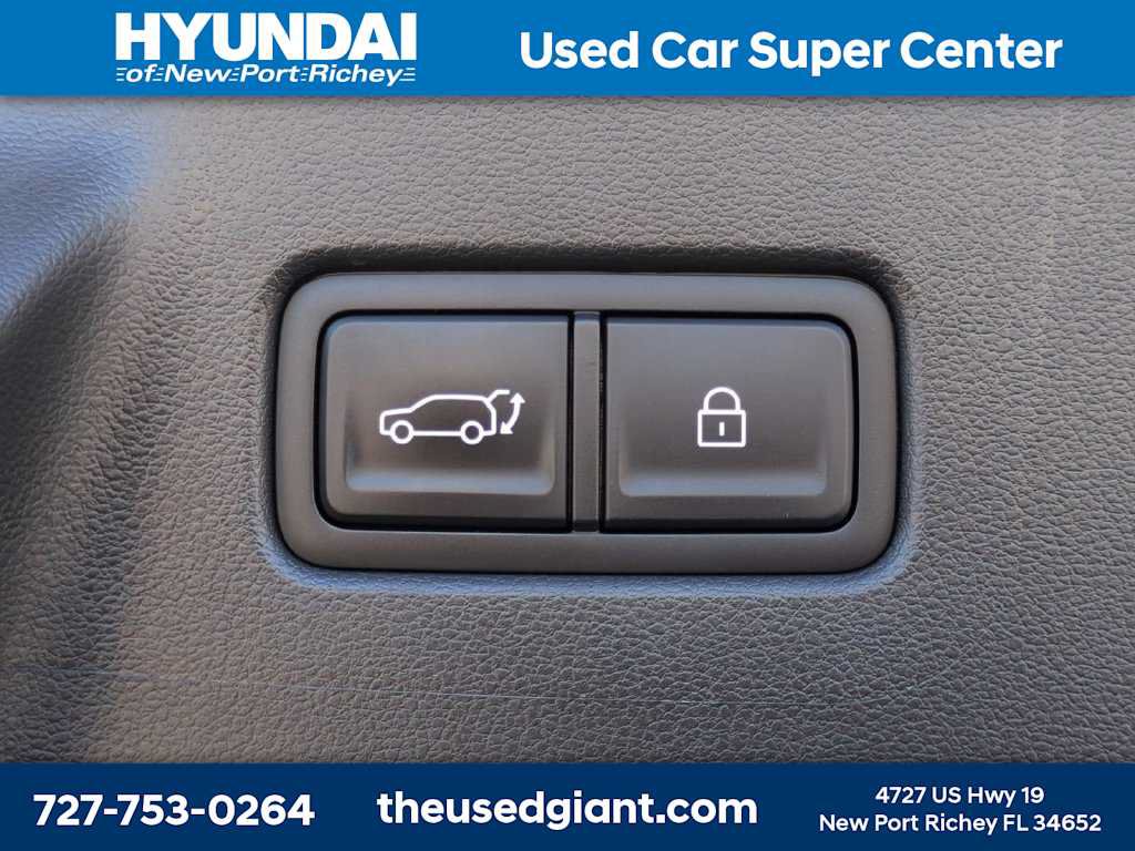 Used 2025 Hyundai Santa Fe SEL FWD image 13