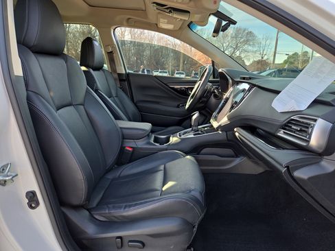 Used 2022 Subaru Outback Limited image 16