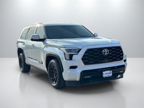 Used 2023 Toyota Sequoia Platinum image 3