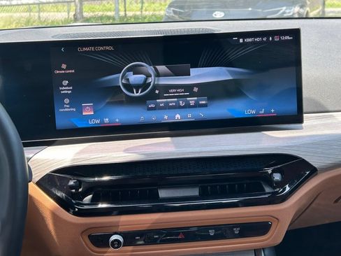 Used 2025 BMW 330i Sedan RWD image 19