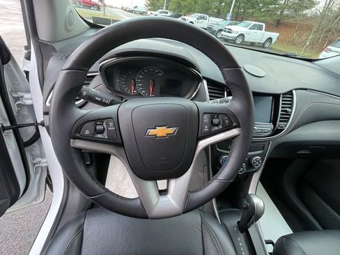 Used 2021 Chevrolet Trax LT w/ Premium Seat Package image 26