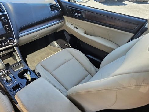 Used 2018 Subaru Outback 3.6R Limited image 28