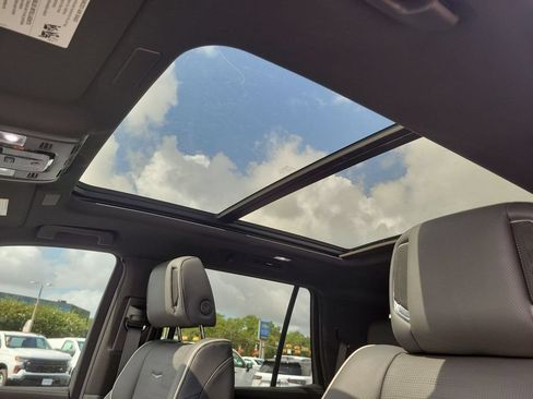 Certified 2025 Cadillac Escalade Sport AWD/4WD image 19