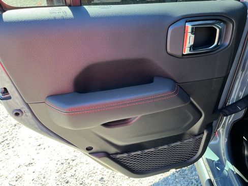 New 2025 Jeep Wrangler Unlimited Rubicon image 31