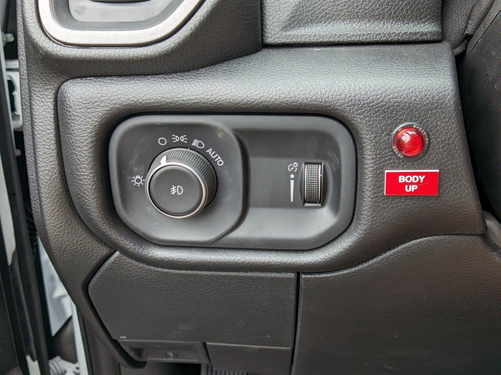 New 2024 RAM 3500 Tradesman w/ Chrome Appearance Group AWD/4WD image 20