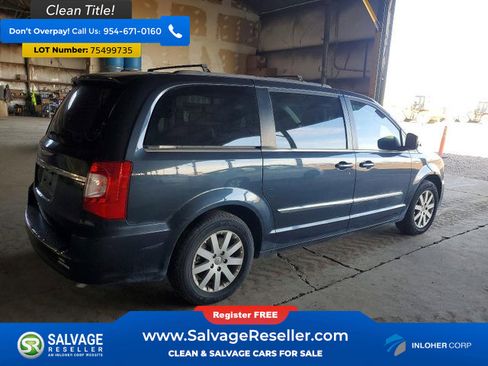 Used 2014 Chrysler Town & Country Touring image 4