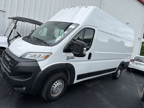 Used 2024 RAM ProMaster 3500 w/ Delivery Van Package FWD image 3