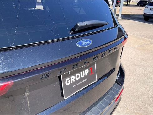 Used 2025 Ford Explorer ST-Line w/ ST-Line Street Pack image 30