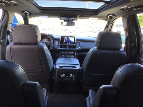 Used 2023 GMC Yukon XL AT4 w/ AT4 Premium Plus Package AWD/4WD image 38