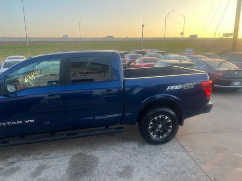 Used 2018 Nissan Titan PRO-4X image 7