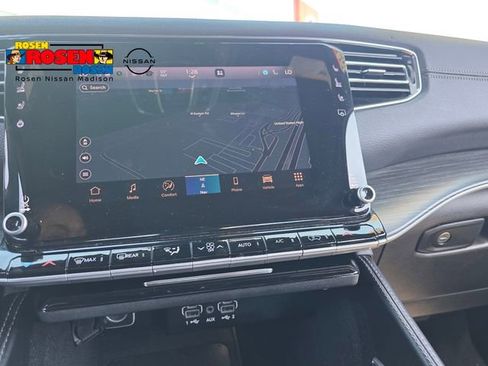 Used 2024 Jeep Wagoneer L Series II w/ Flexible Seating Group AWD/4WD image 18