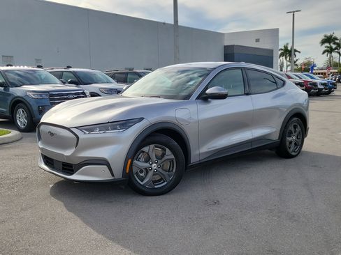 Used 2021 Ford Mustang Mach-E Select image 1