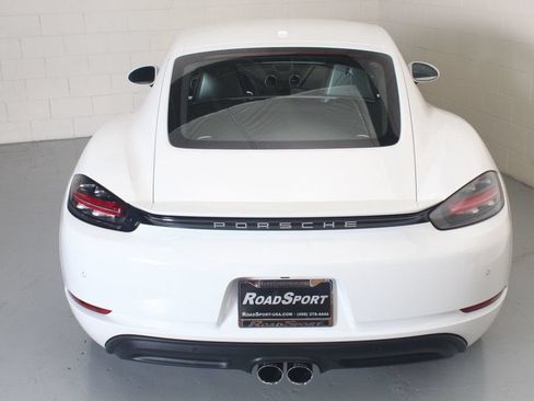 Used 2022 Porsche 718 Cayman RWD image 4