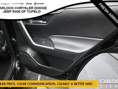 Used 2024 Toyota RAV4 XLE FWD image 36
